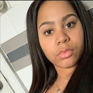 Meet your Posher, Chanel